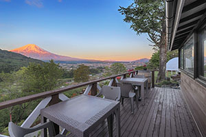 杓子山Mt.Shakushi Gateway Camp 可眺望富士山的露台